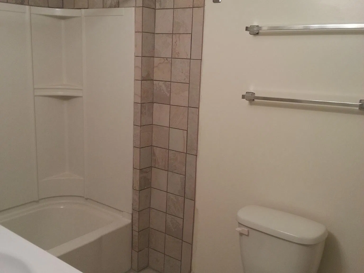 3 bed, 1200 sqft, $1,260 — Photo 4