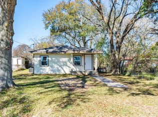 10025 Mary Ln, Beach City, TX 77523