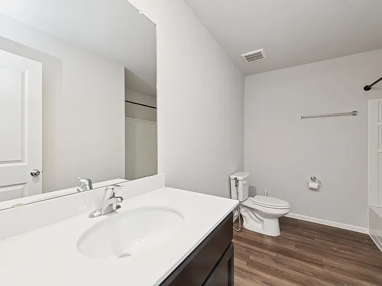 1421 Avalon Ct — Photo 13