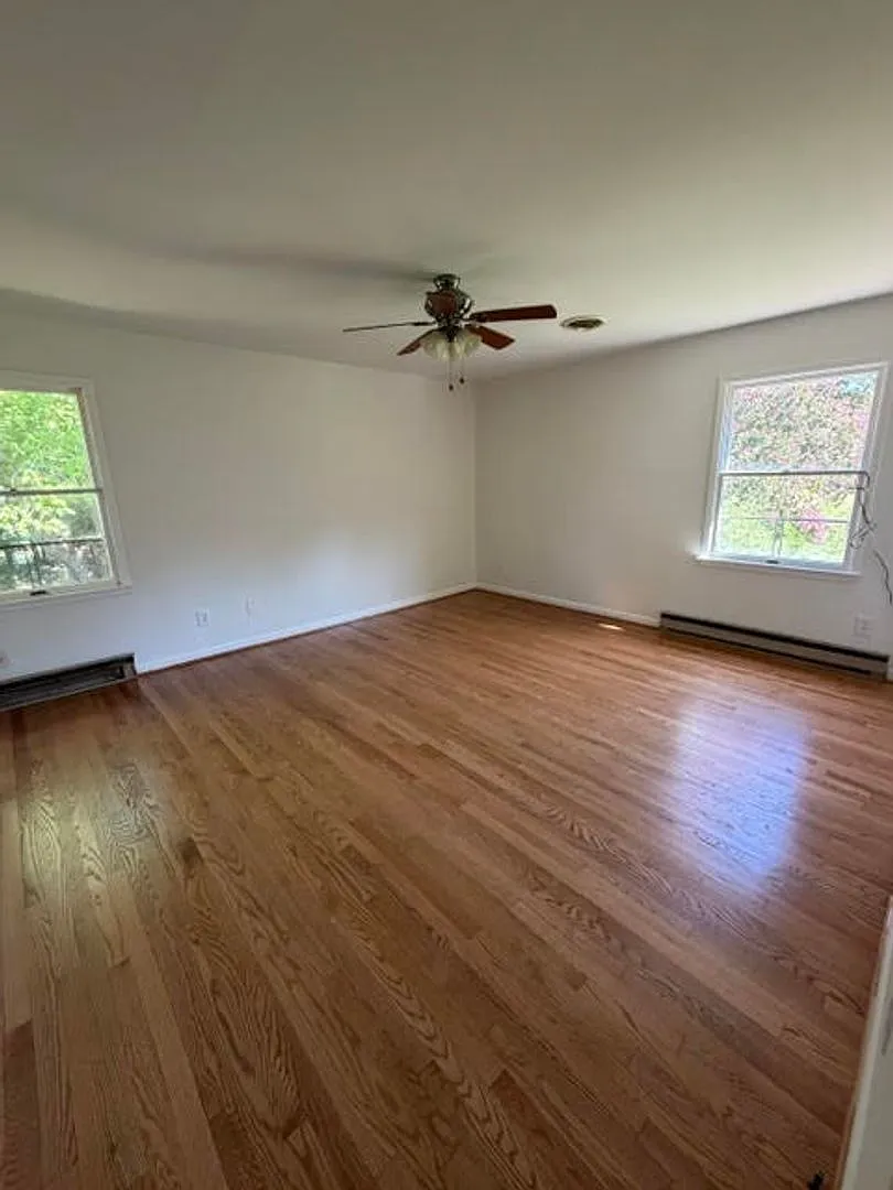 Hughesville 3BR 2.5 Bath — Photo 3
