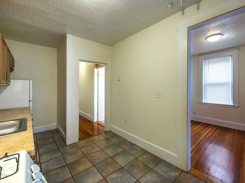 1st image of 520 Cambridge St #8L