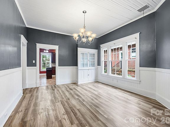 4th image of 117 Wiley Ave