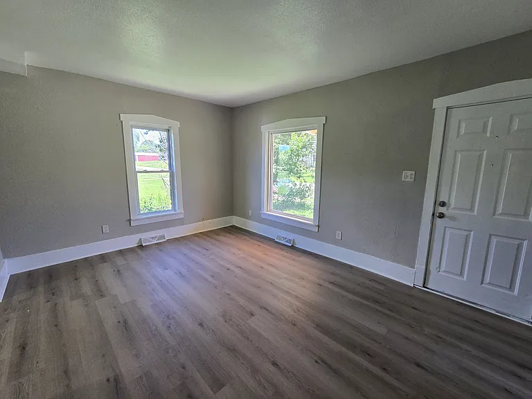 707 Webster St — Photo 5