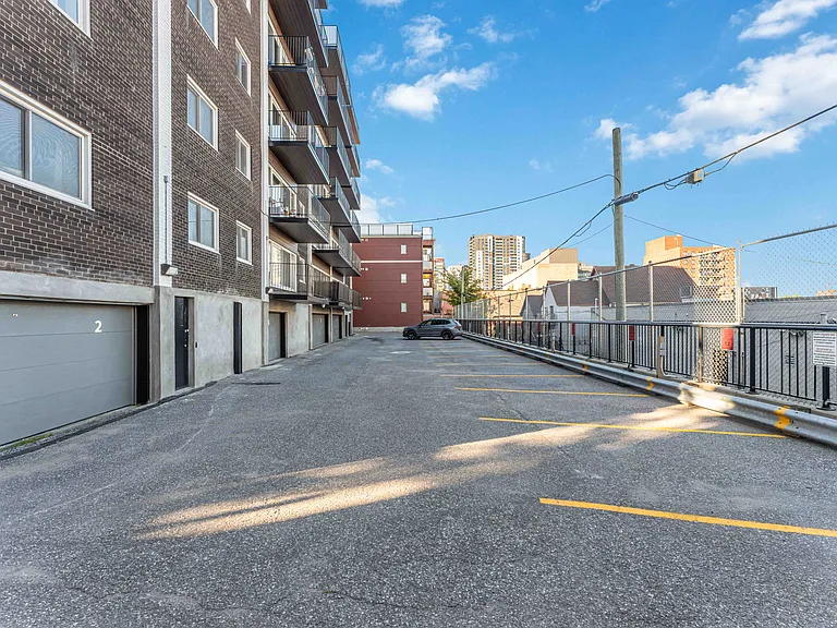 325 Besserer St — Photo 9