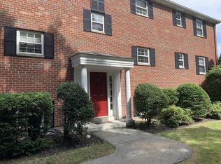 2 Powder House Ln APT 2, Manchester, MA 01944