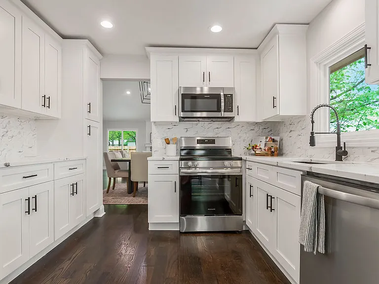 12800 Cambridge Rd — Photo 10