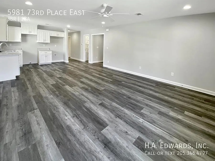 Building Photo - 5981 73rd Pl E
