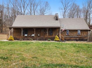 100 Hickory Ln, Scottsville, KY 42164