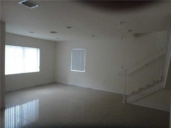 4th image of 207 NW 14th Ave #0