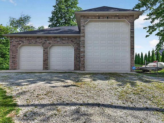 5th image of 2131 W Lantern Ln