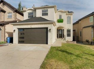 20 S Sherwood Cir NW, Calgary, AB T3R1R2