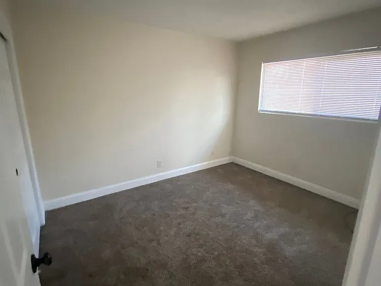 412 Ford St — Photo 12