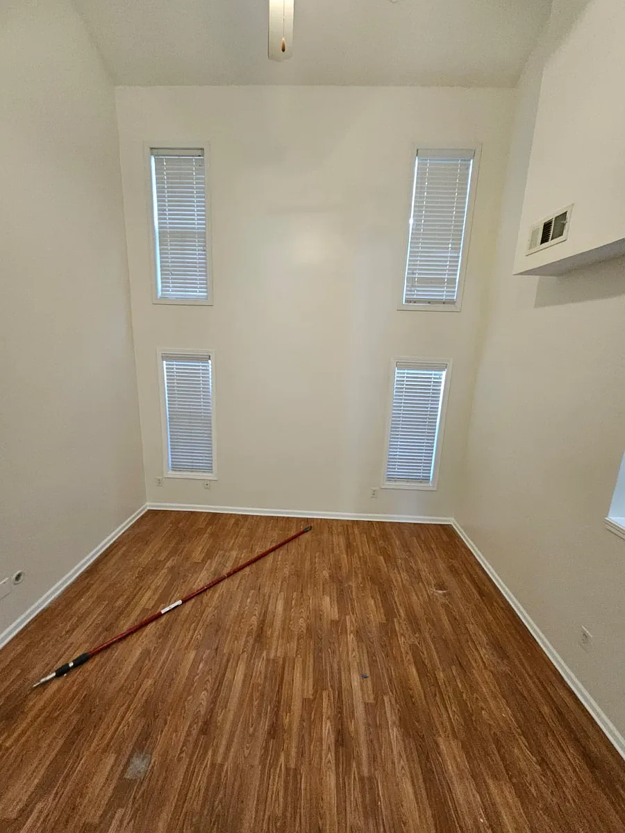 Building Photo - 2369 Suwanee Pointe Dr