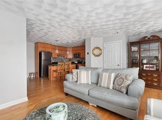 15 Saw Mill Dr #305, North Kingstown, RI 02852