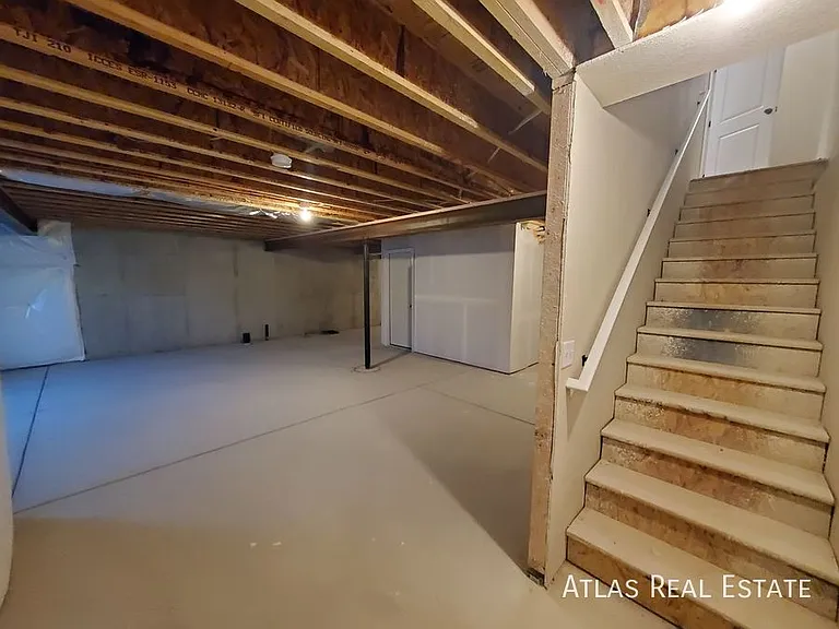 708 Finch Dr — Photo 16