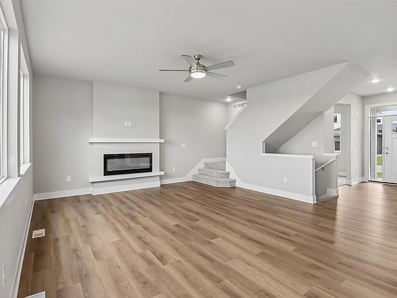 4th image of 202 Cedar Dr
