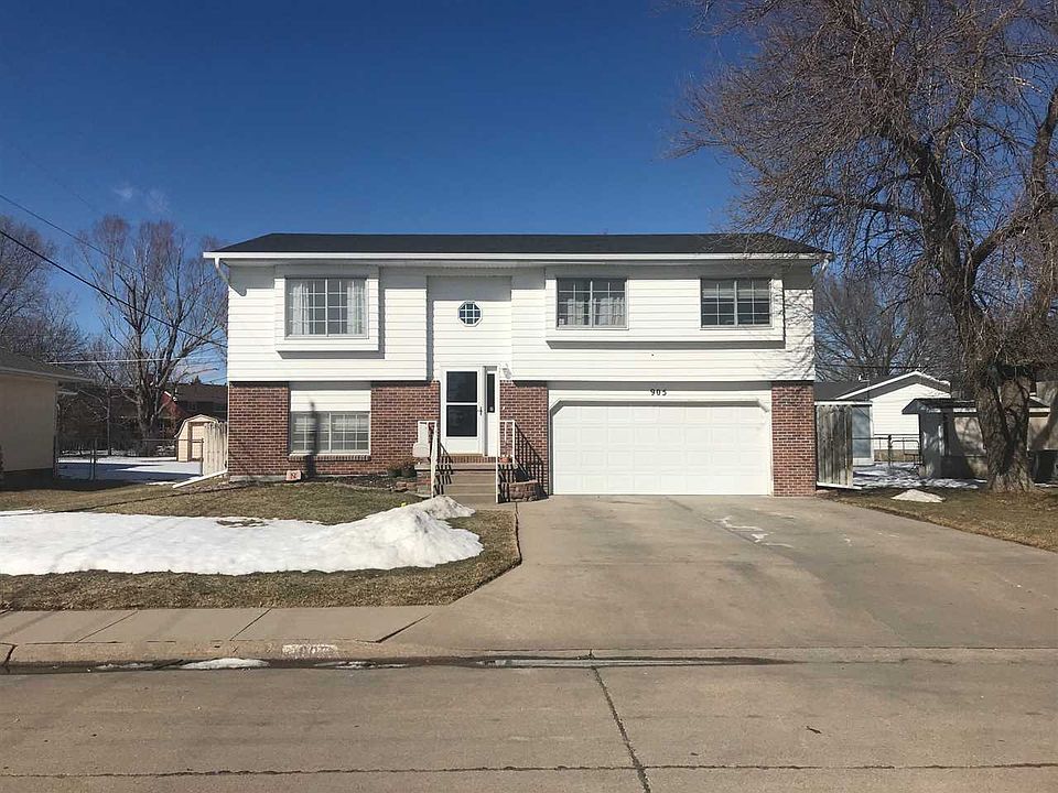 1st image of 905 W 13th St