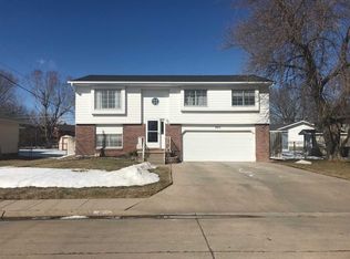 905 W 13th St, Kearney, NE 68845