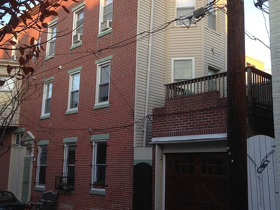 3rd image of 2324 Parrish St Floor 2