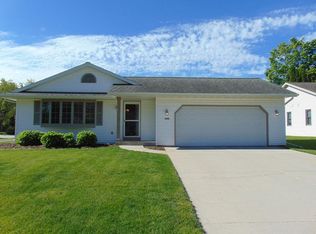 1306 Blackwood Ct, Sheboygan, WI 53081