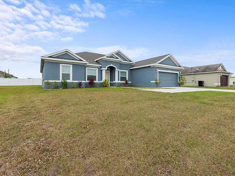 2661 SW Import Dr — Photo 28
