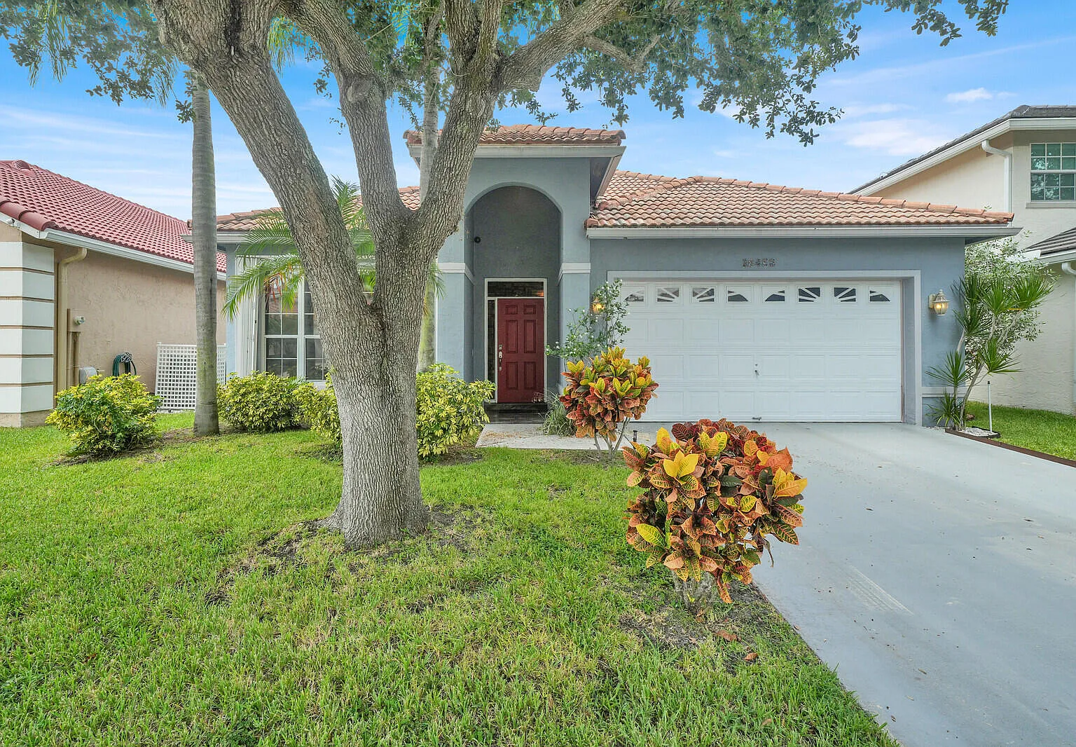 3 bed, 2.0 bath, 2200 sqft, $4,500 — Photo 2