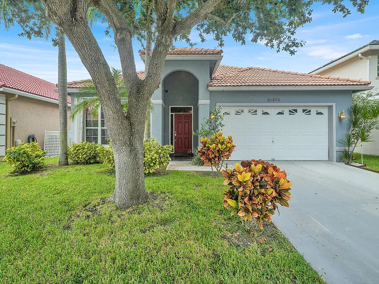 18453 Old Princeton Ln — Photo 2