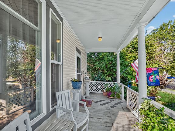 3rd image of 312 9th Ave S
