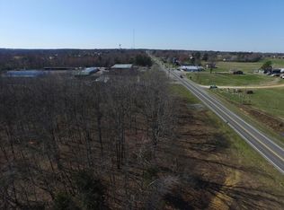 572 Indian Creek Rd, Mc ewen, TN 37101