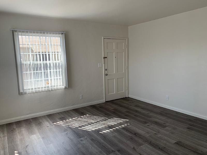 1st image of 380 Park Way #D