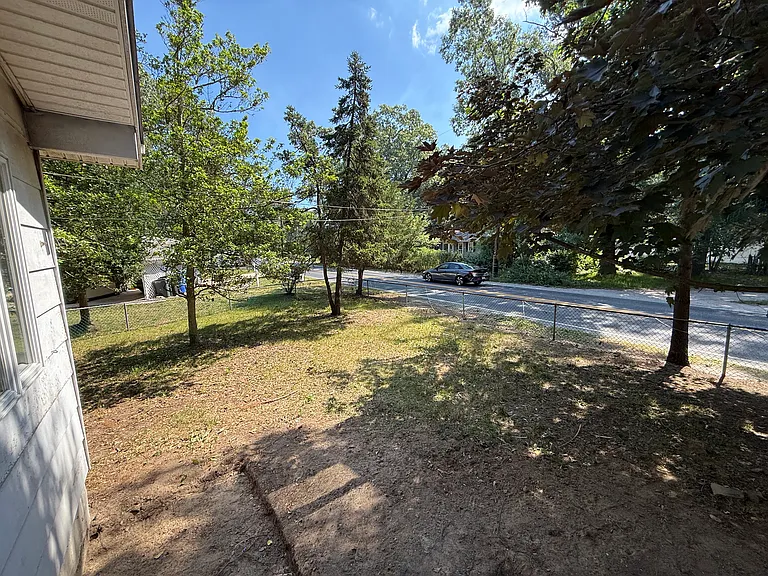 601 E Lakeshore Dr — Photo 12