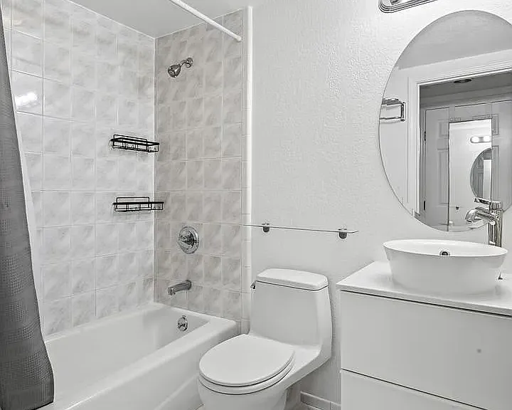 230 Guerrero St #B — Photo 12