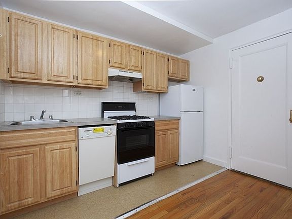 5th image of 6707 Yellowstone Blvd APT 5C