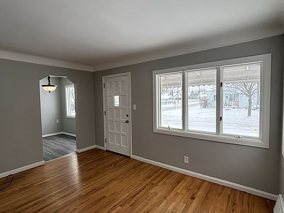 3rd image of 1506 Mill St