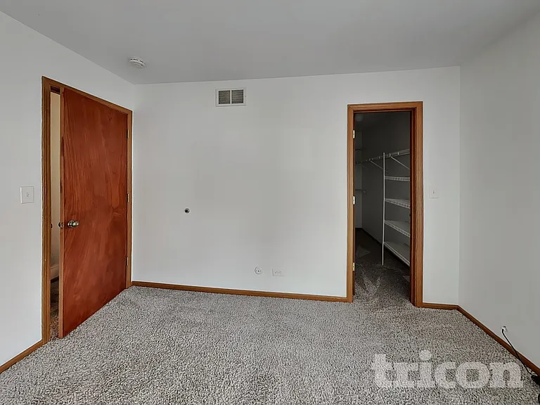 1419 Farrington Ln — Photo 9