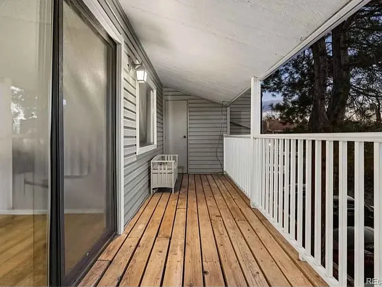 910 S Walden St #206 — Photo 12