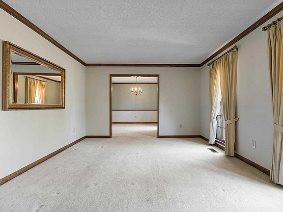 4th image of 123 Shades Crest Rd