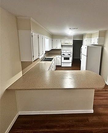 5th image of 30121 Julia St