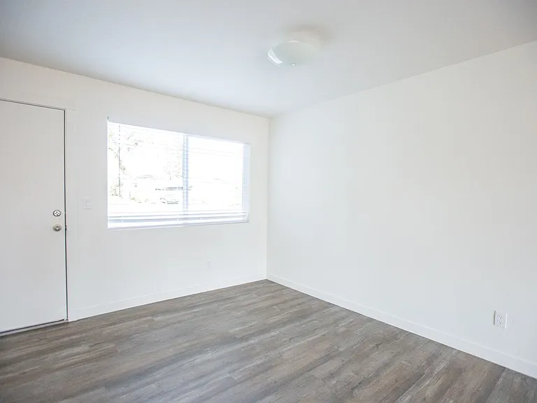 Gladstone Commons — Photo 19