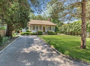 147 Newtown Rd, Hampton Bays, NY 11946