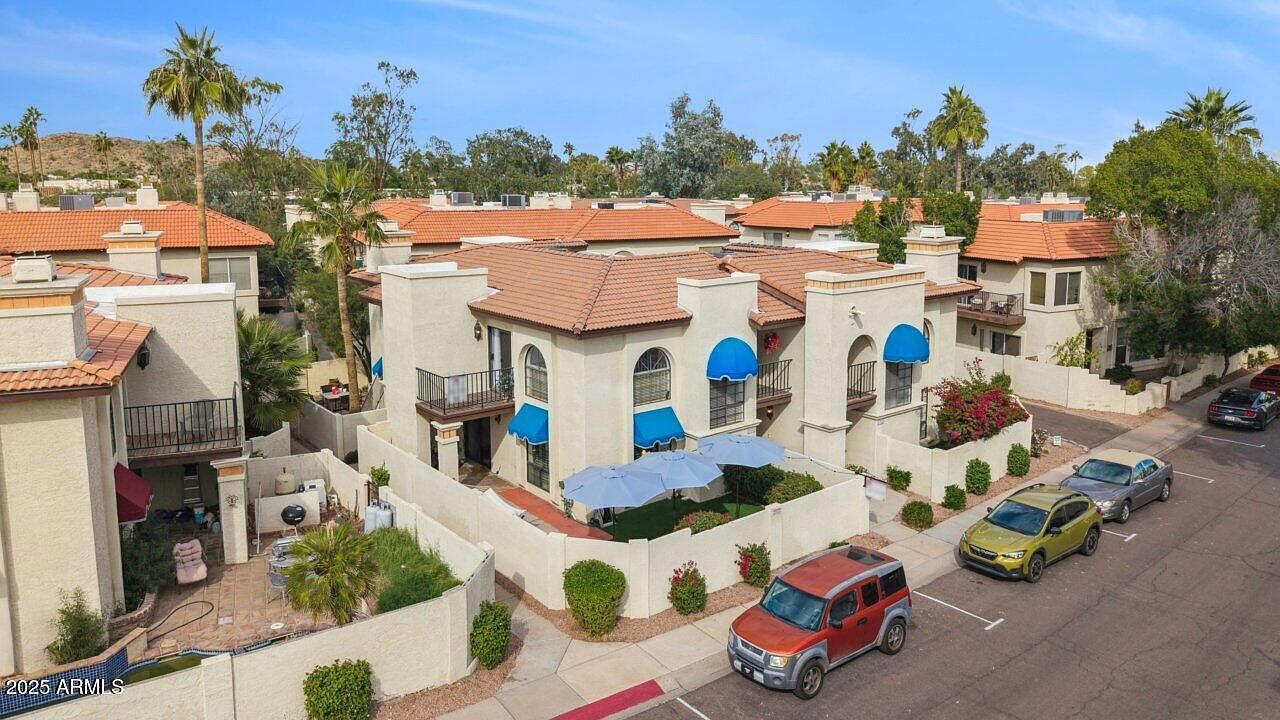 5002 E Siesta Dr UNIT 2