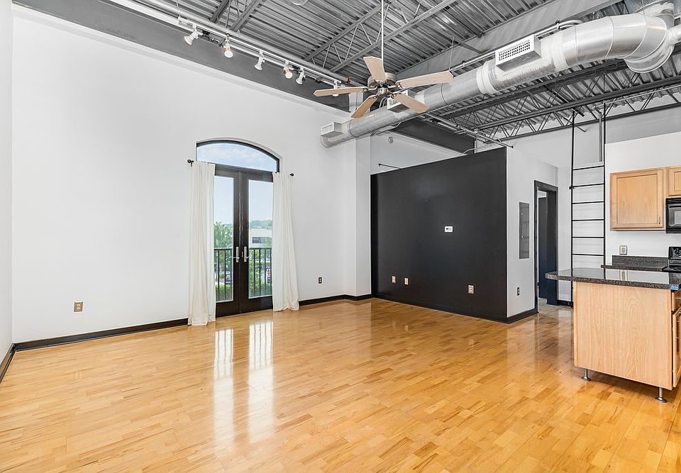 1st image of 700 Market St Unit 203