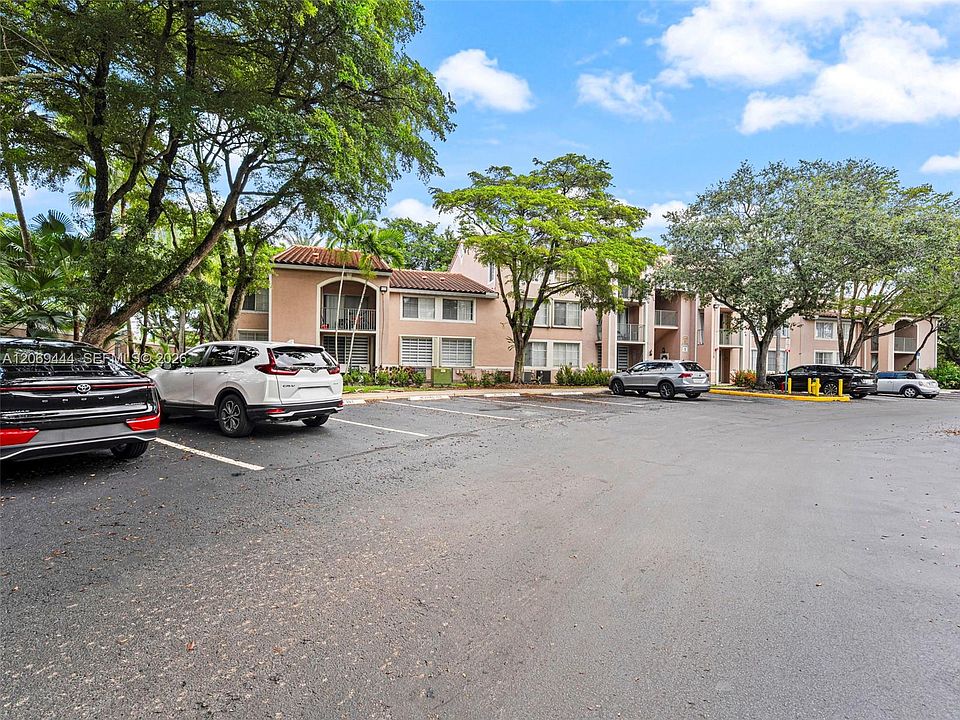 1st image of 12106 Saint Andrews Pl APT 202