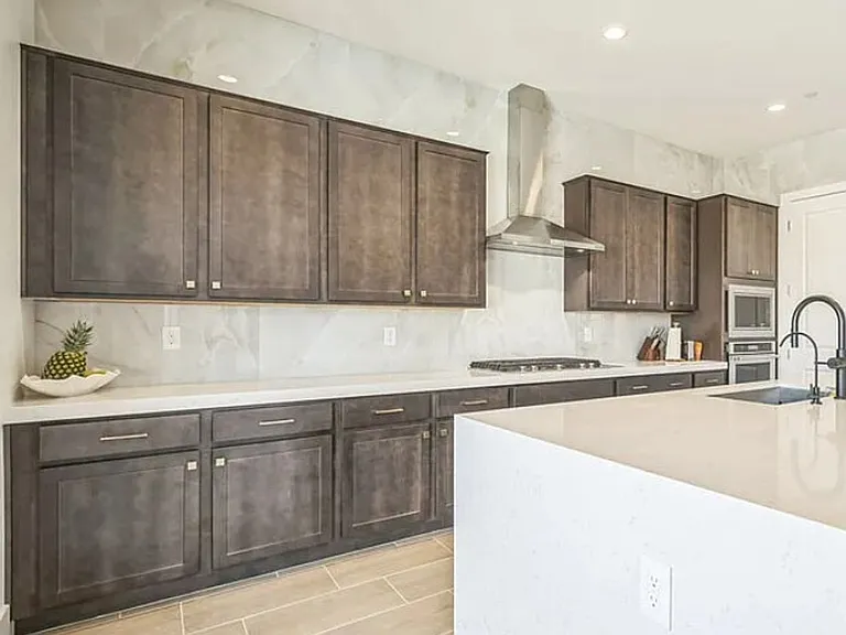 9031 Coastal Oaks St — Photo 10