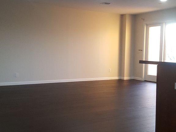 4th image of 148 Greenwich St APT 3A