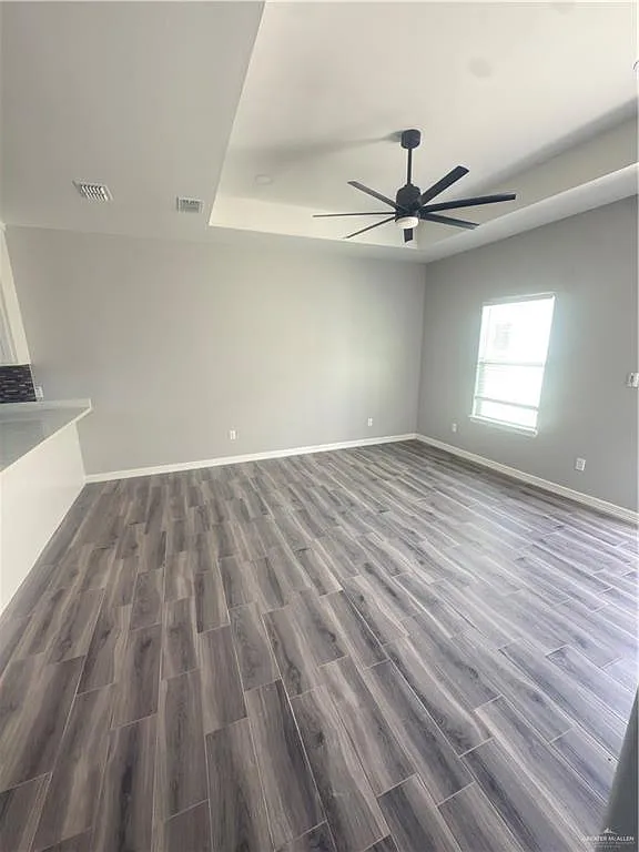3 bed, 2.0 bath, 1100 sqft, $1,200 — Photo 2