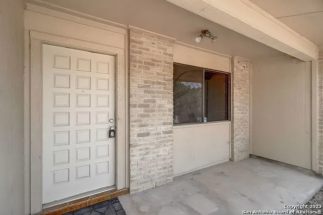 3 bed, 2.0 bath, 1342 sqft, $1,795 — Photo 2