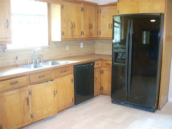 5th image of 4109 Skyline Dr