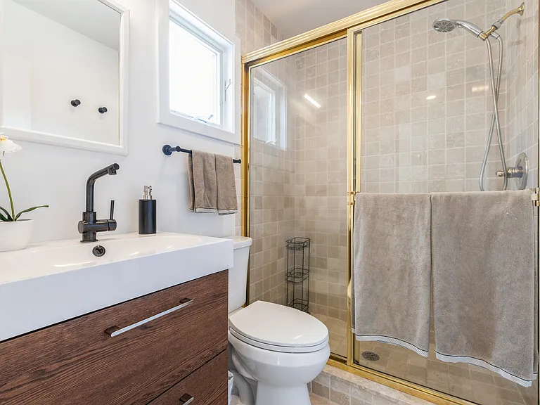 4019 Noyack Rd — Photo 14