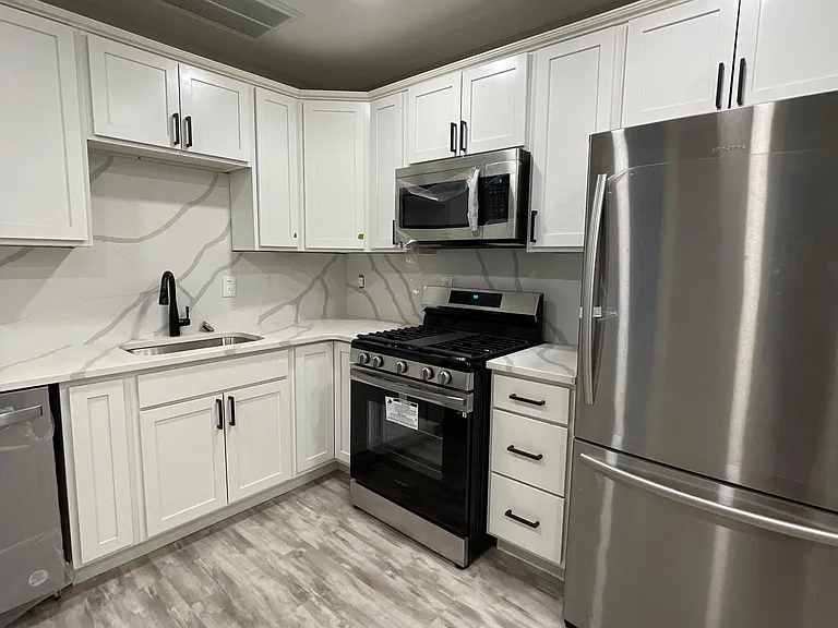 1425 State St #2 — Photo 4